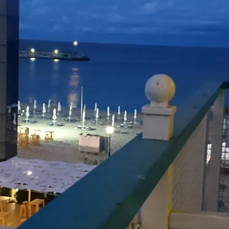 Berlin Golden * Золотые Пески